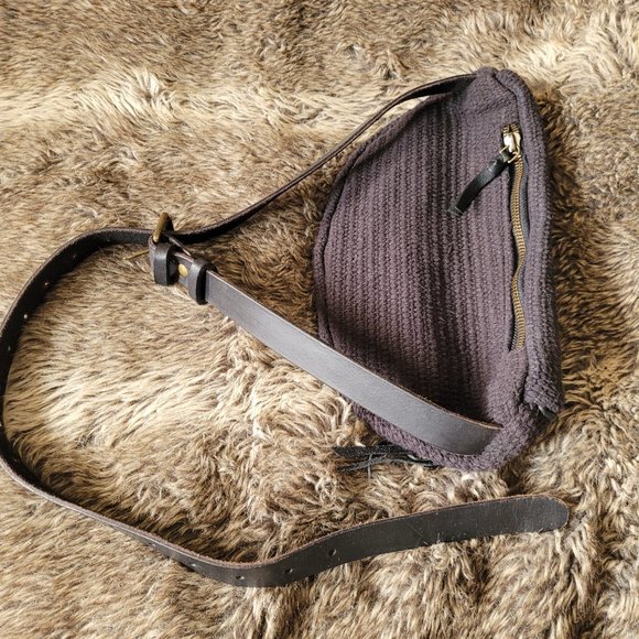 Urban outfitters- Ecote fanny pack - Picture 3 of 4